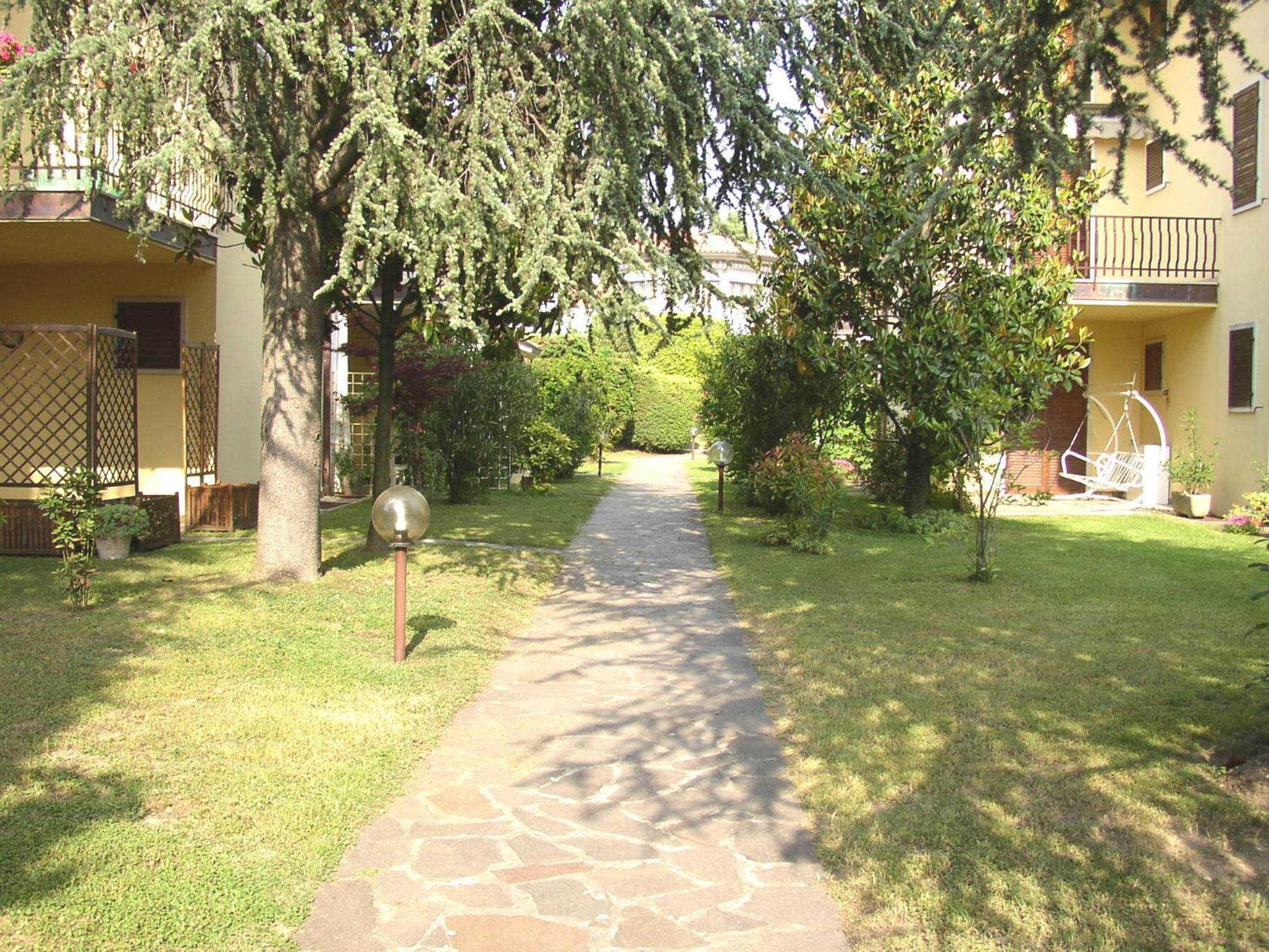 Residence Primavera Бардолино Экстерьер фото